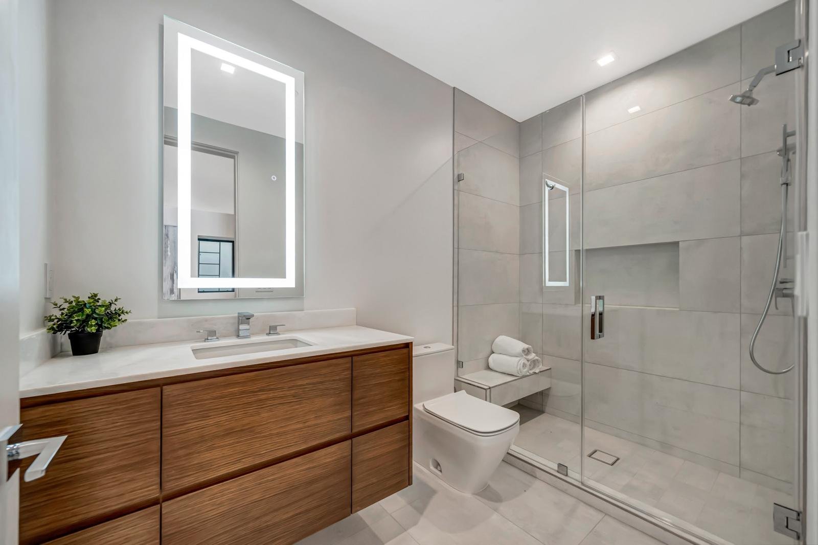 WhatsApp Image 2025-09-17 at 00.17.59 (2)