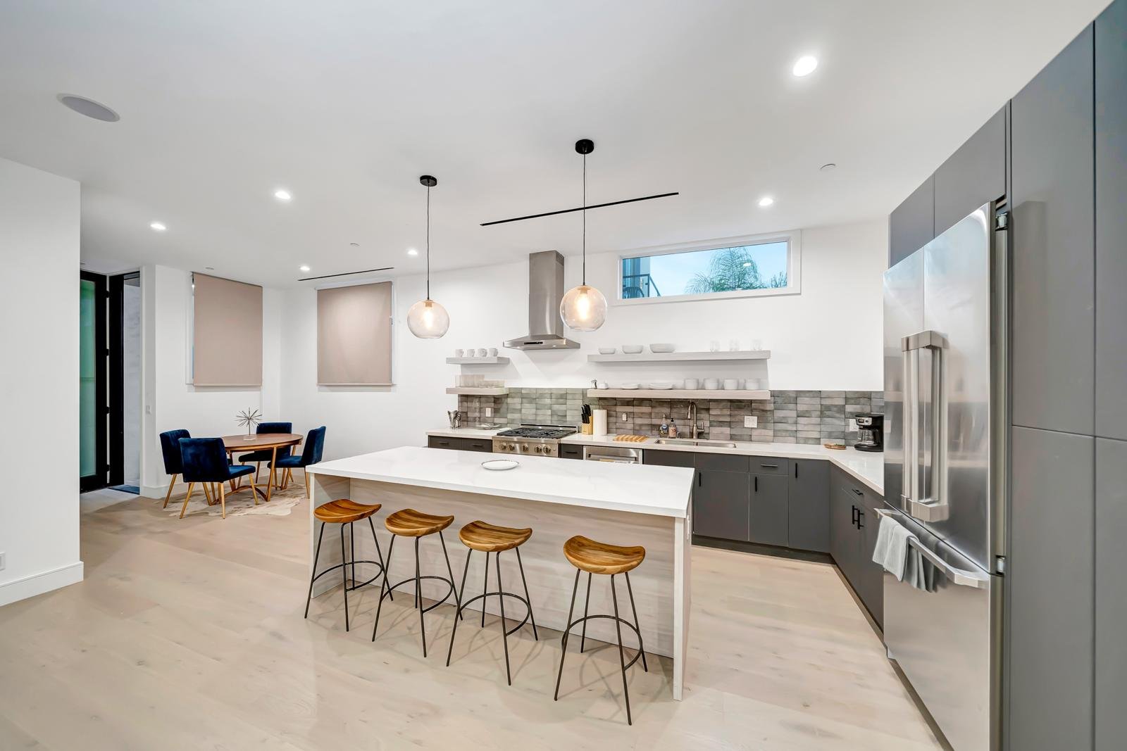 WhatsApp Image 2025-09-17 at 00.18.00